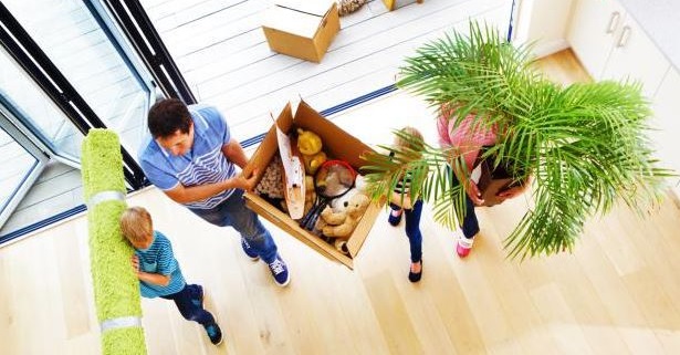 Hiring A Mover Versus Asking Friends And Family For Help