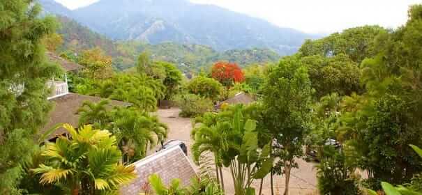 What Shipping Methods Are Best for Sending a Car to Jamaica?