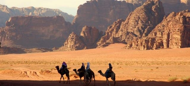 Select the Right Transport Company to Ship a Car from the USA to Jordan