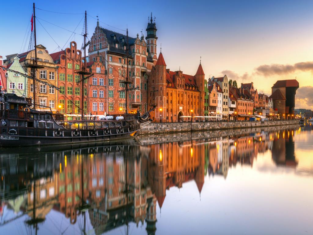 What Is the Average Cost of Shipping a Car to Poland?