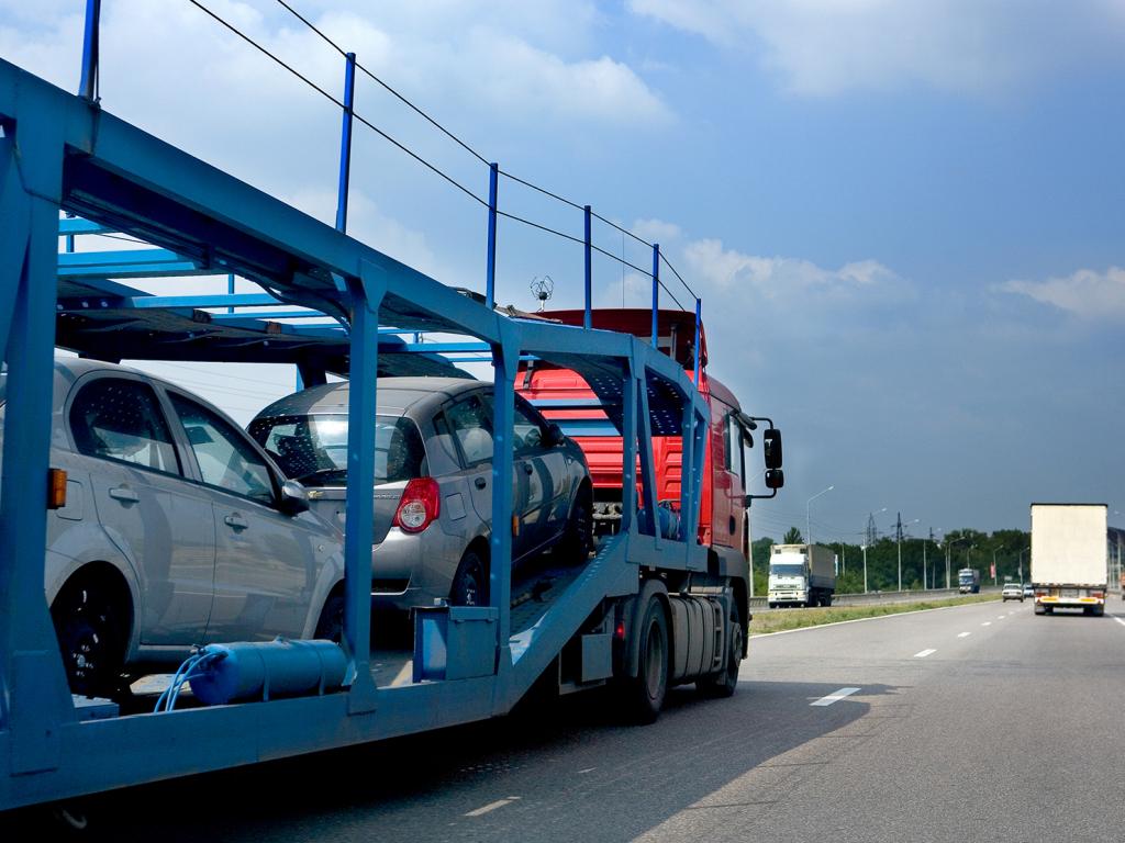 Open vs Enclosed Auto Transport