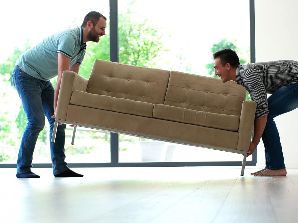 How To Go About Unloading Bulky Furniture Pieces
