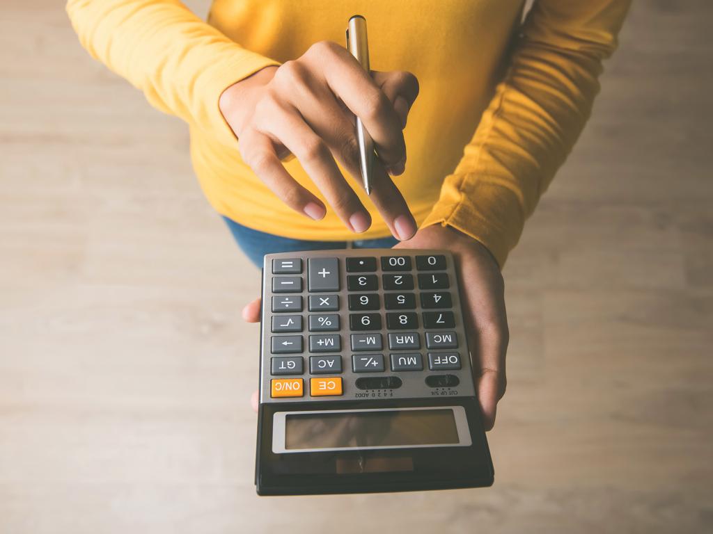How to Calculate Truck Shipping Costs