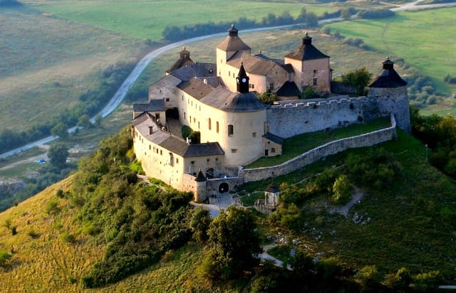 Ship a Car to Slovakia from the US with an International Shipping Service